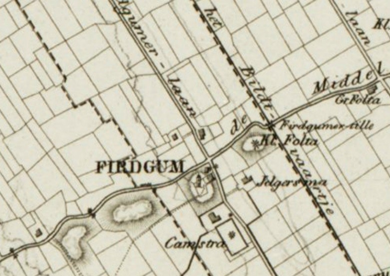 Op een kaart uit de atlas van Eekhoff 1852) worden de bochten in de Hearewei duidelijk afgebeeld. Via de Firdgumer tille kon het Bildtvaartje worden overgestoken. De terp met daarop de boerderij die op deze kaart als Klein Folta wordt aangeduid, wordt op latere kaarten niet meer weergegeven.